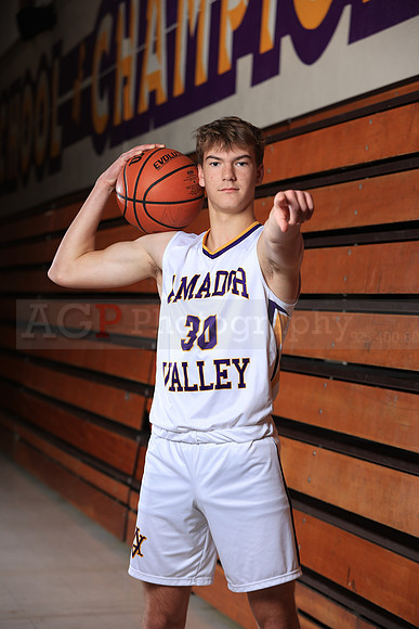 AVHSVarsityBKN00159