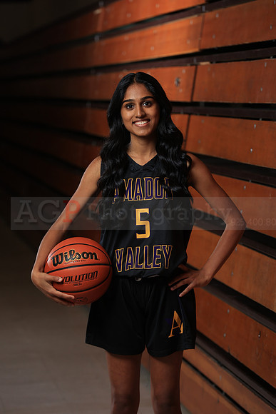 AVHS_Girls_Varsity_BKN00085