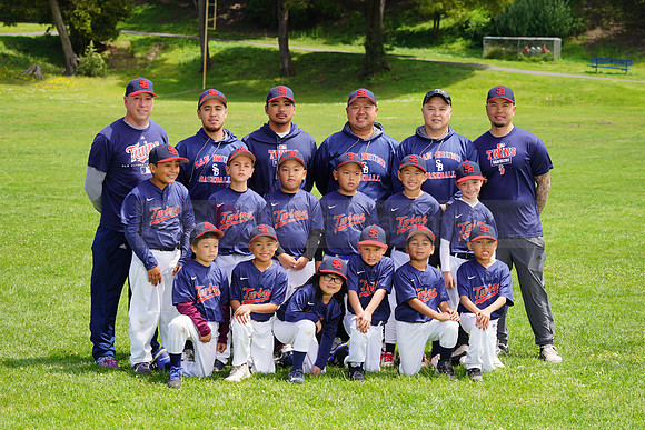 JrPWTwins00152