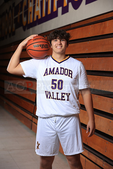 AVHSVarsityBKN00170