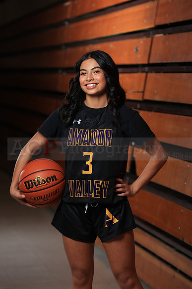 AVHS_Girls_Varsity_BKN00035
