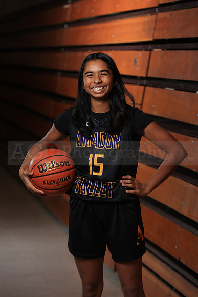 AVHS_Girls_Varsity_BKN00059
