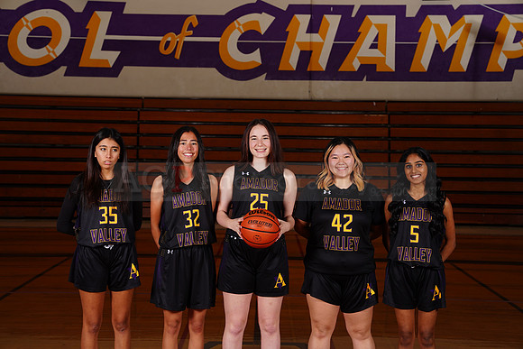 AVHS_Girls_Varsity_BKN00135