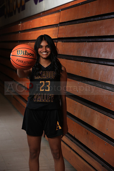 AVHS_Girls_Varsity_BKN00049