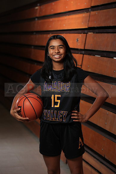 AVHS_Girls_Varsity_BKN00057
