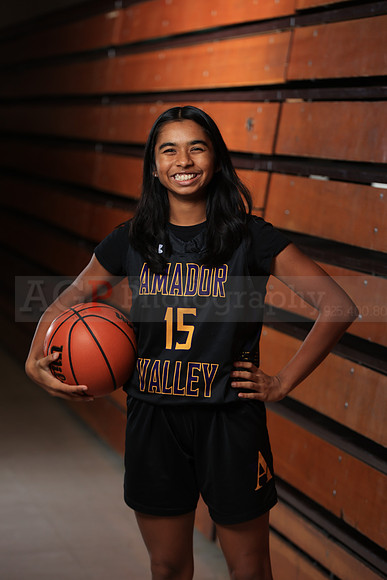 AVHS_Girls_Varsity_BKN00056