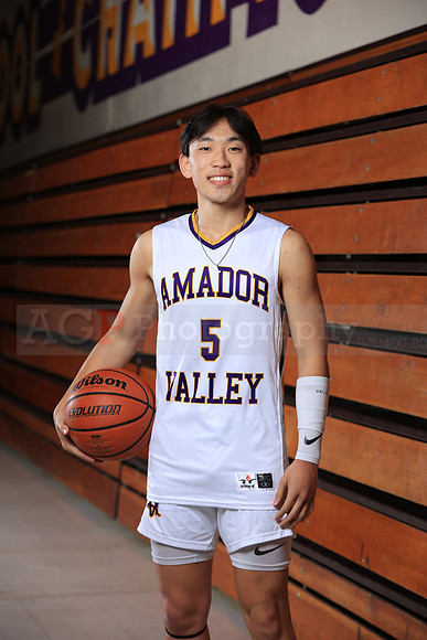 AVHSVarsityBKN00056