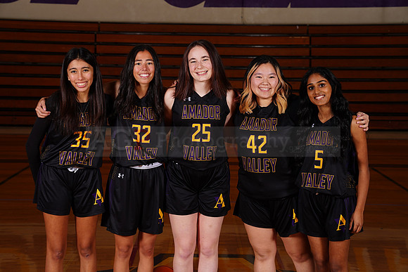 AVHS_Girls_Varsity_BKN00137