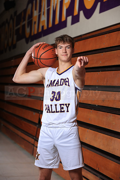 AVHSVarsityBKN00157