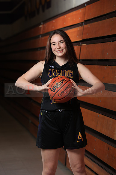 AVHS_Girls_Varsity_BKN00103