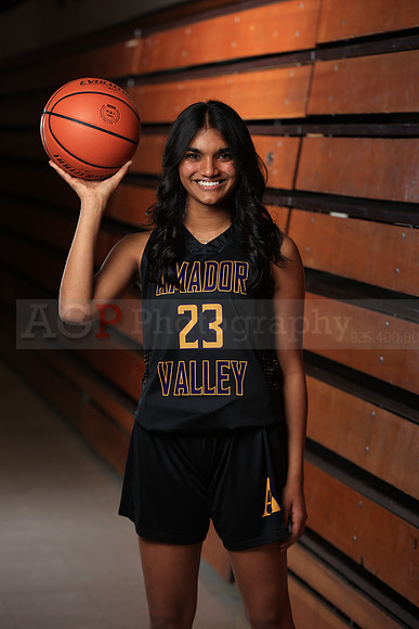 AVHS_Girls_Varsity_BKN00051