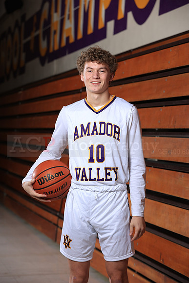 AVHSVarsityBKN00124
