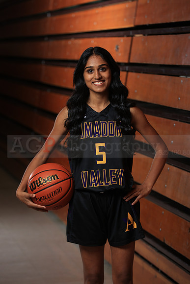 AVHS_Girls_Varsity_BKN00077