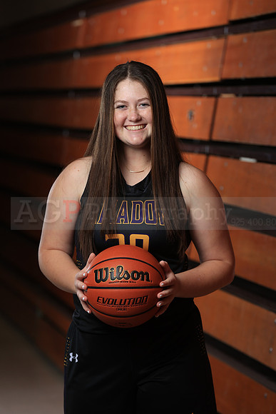 AVHS_Girls_Varsity_BKN00041