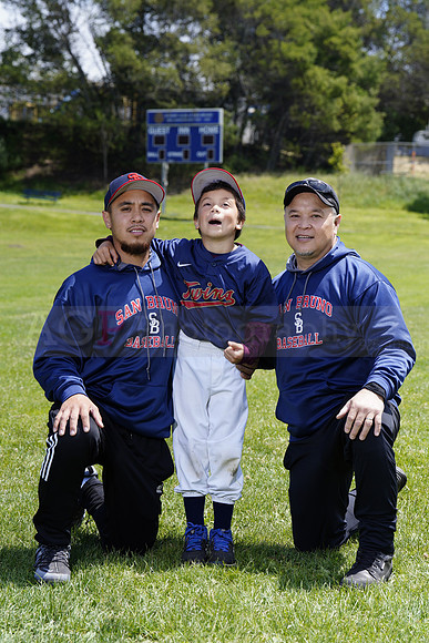 JrPWTwins00127